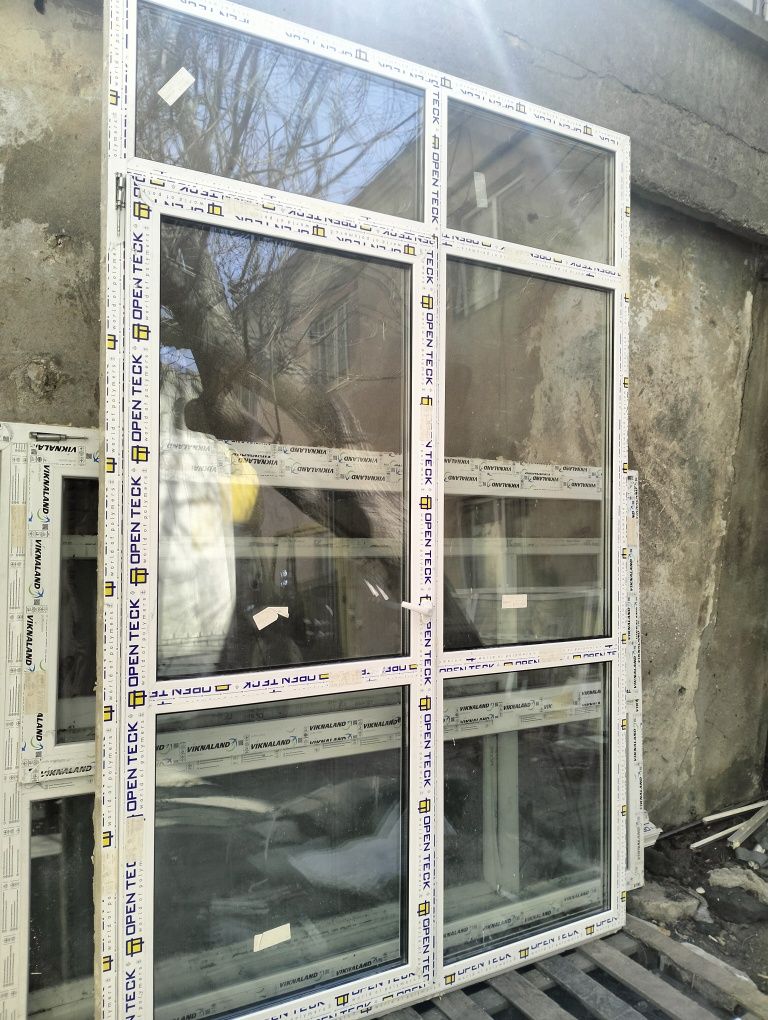 Балконные панорамные блоки разных размеров с новостроя
