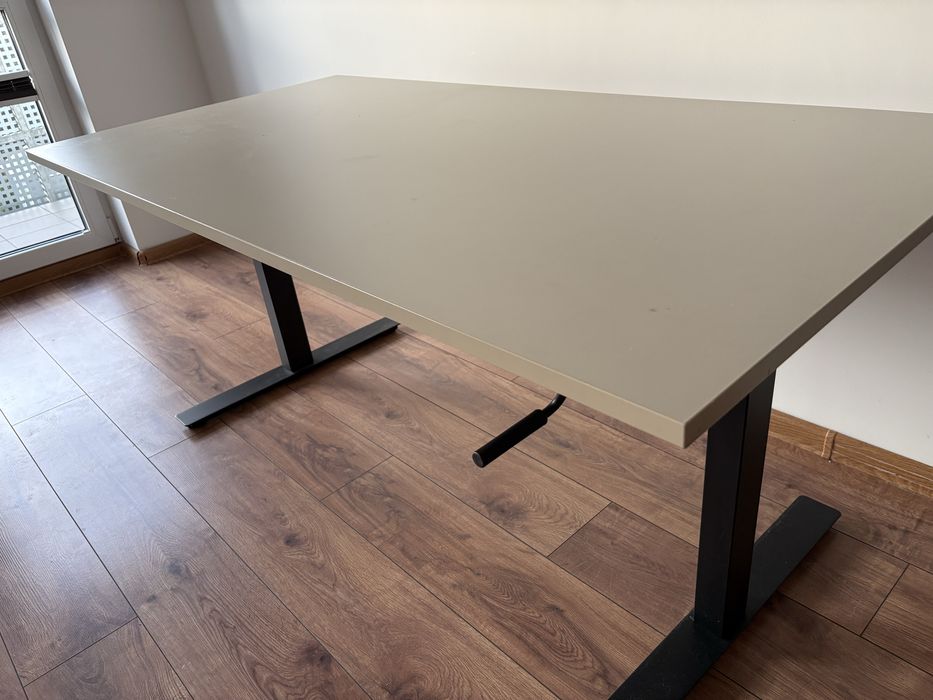 Duże biurko w idealnym stanie