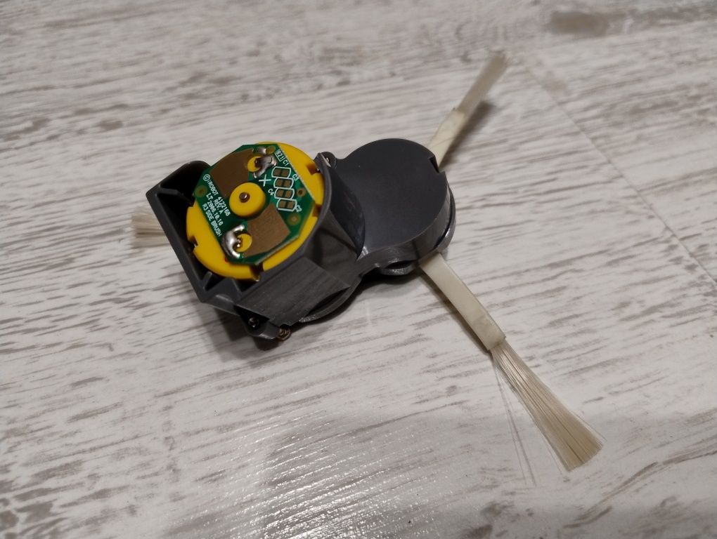 Moduł szczotki bocznej z Nową szczotką Irobot Roomba i7,i5.i3,e5,j5