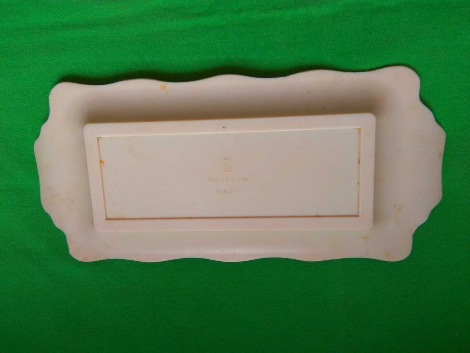 Stare paterki, tacki do serwowania  sygn .made British z motywem kwiat