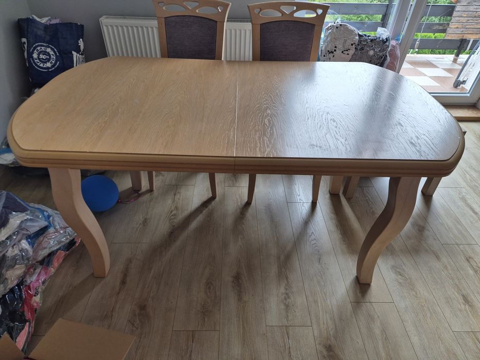 Stół do jadalni rozkładany