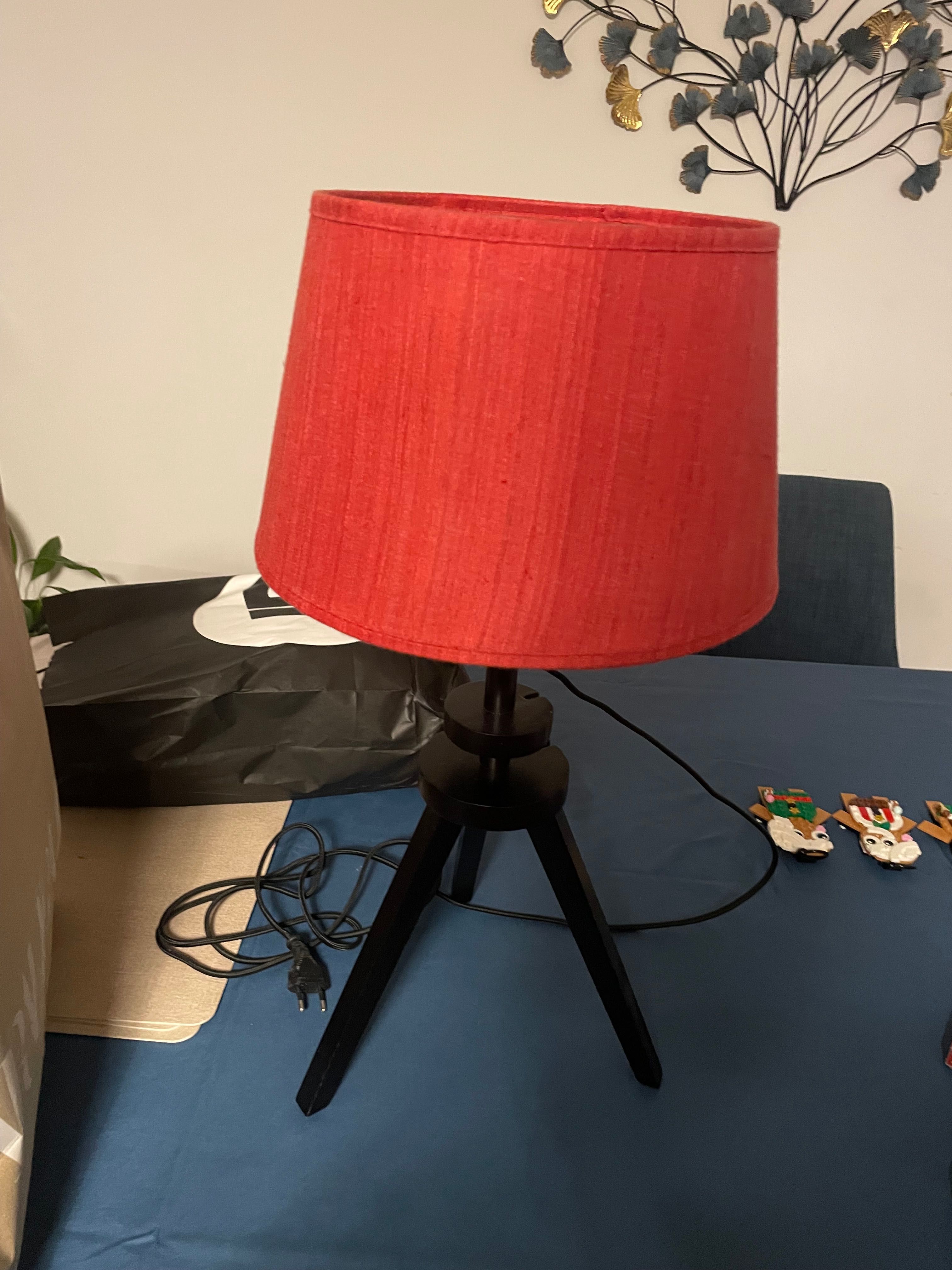 Candeeiro de mesa c/Abajour Vermelho (COMO NOVO)