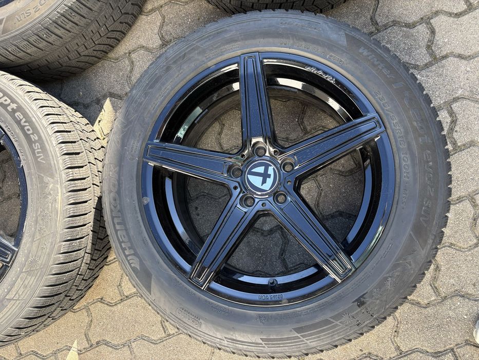 Koła zimowe Toyota RAV 4 5x114,3 ET45 235/55 18