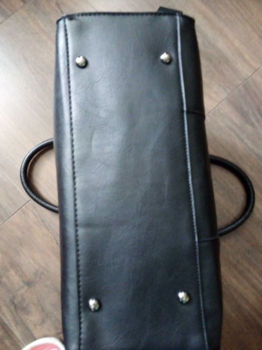 Torebka damska czarna skóropodobna