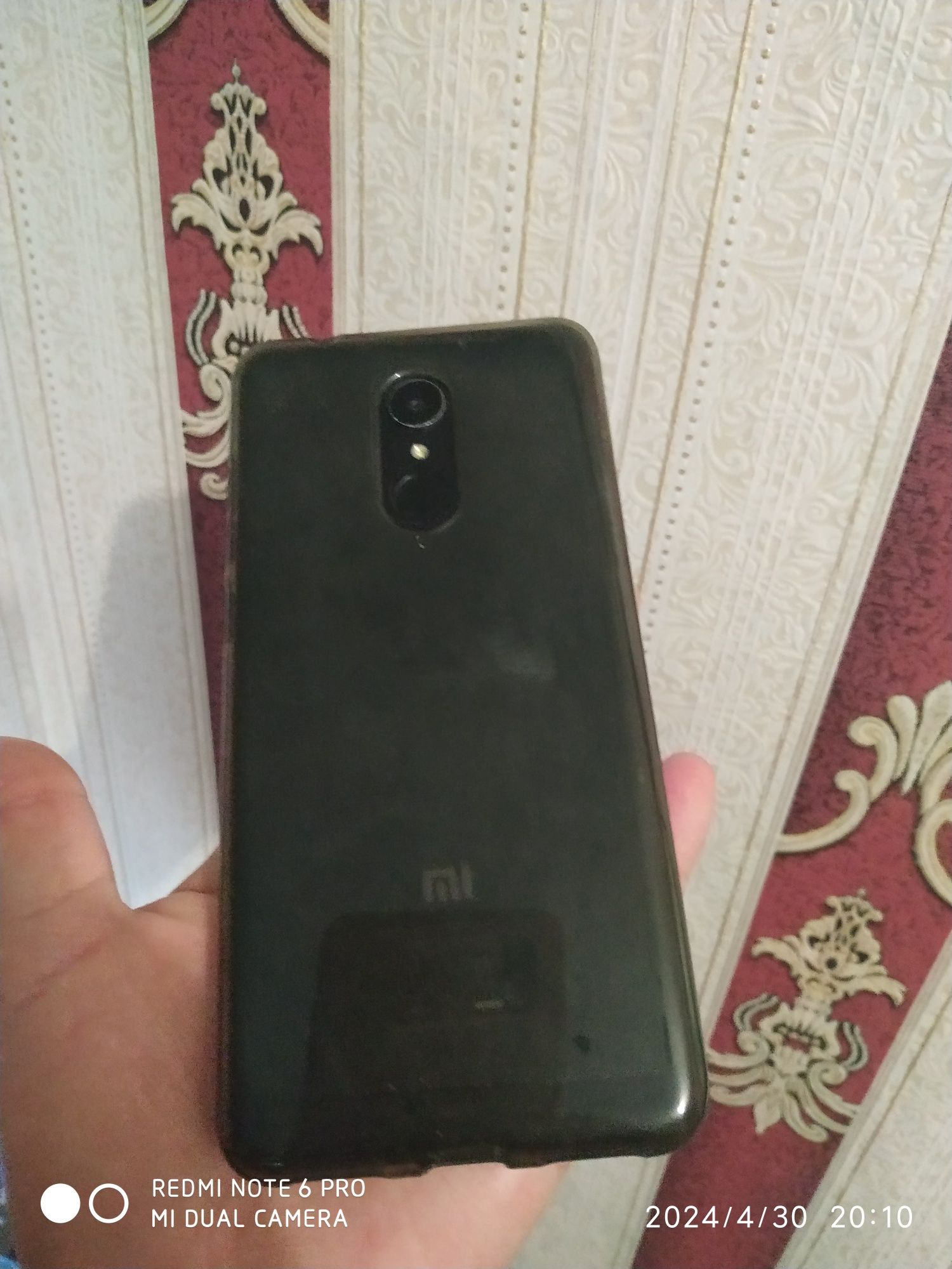 Продам телефон Redmi 5