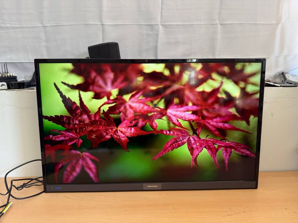 Телевізор Grundig 40 VLE 6520 BL 40” Full HD / HDMI + VGA / Без Smart