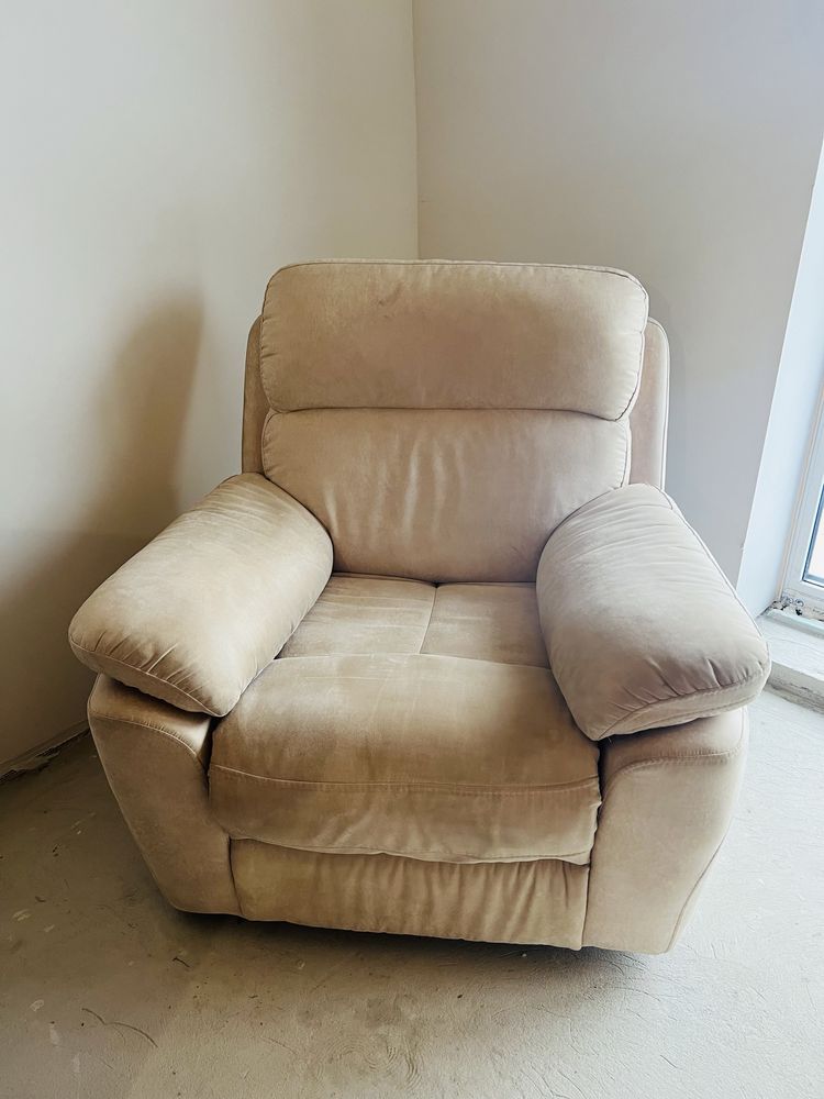 Мягкий диван і два крісла