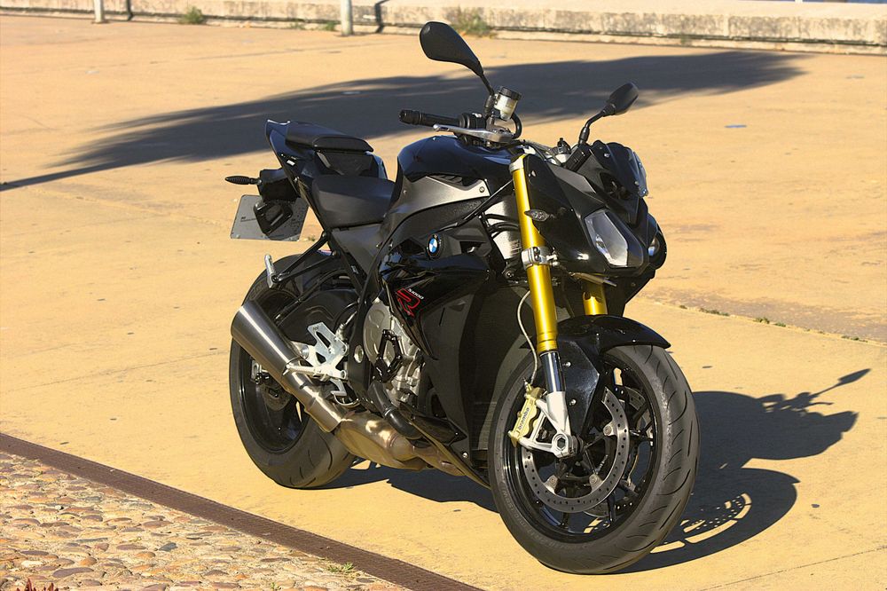 BMW S1000R naked/streetfighter