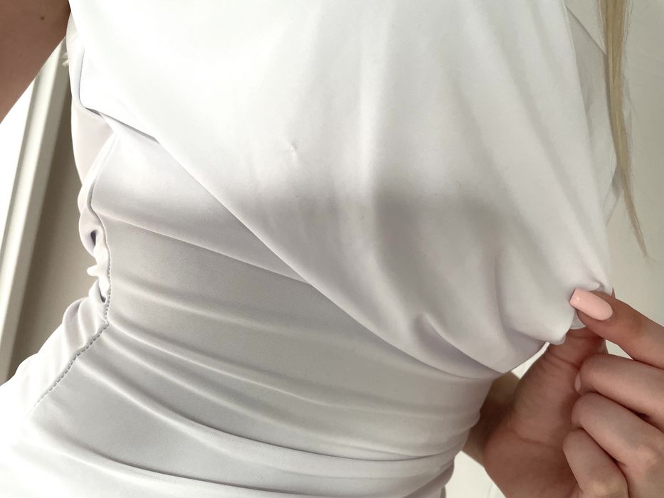 Biała sukienka elegancka missguided