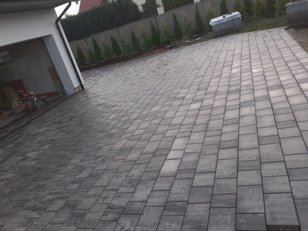 Układanie kostki brukowej