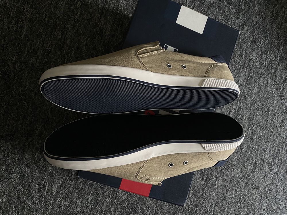 Jak nowe sneakersy Tommy Hilfiger Iconic roz 45