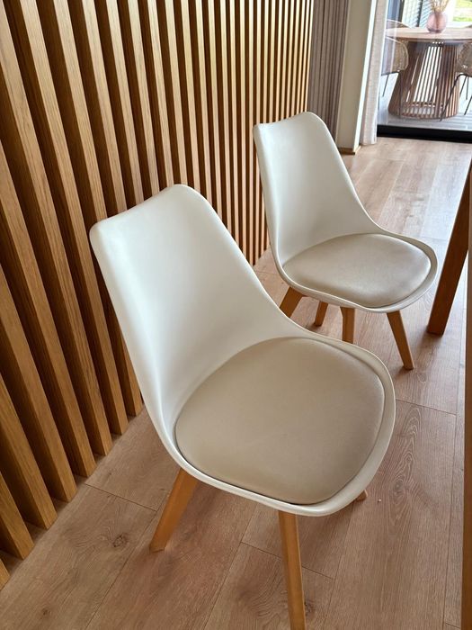 Mesa Extensível IKEA e Cadeiras