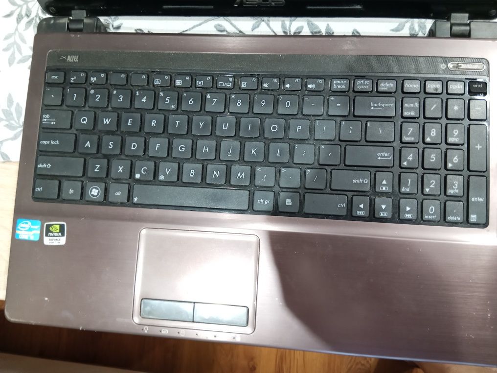 Laptop Asus x53s  Intel Core i3 ram 8 GB