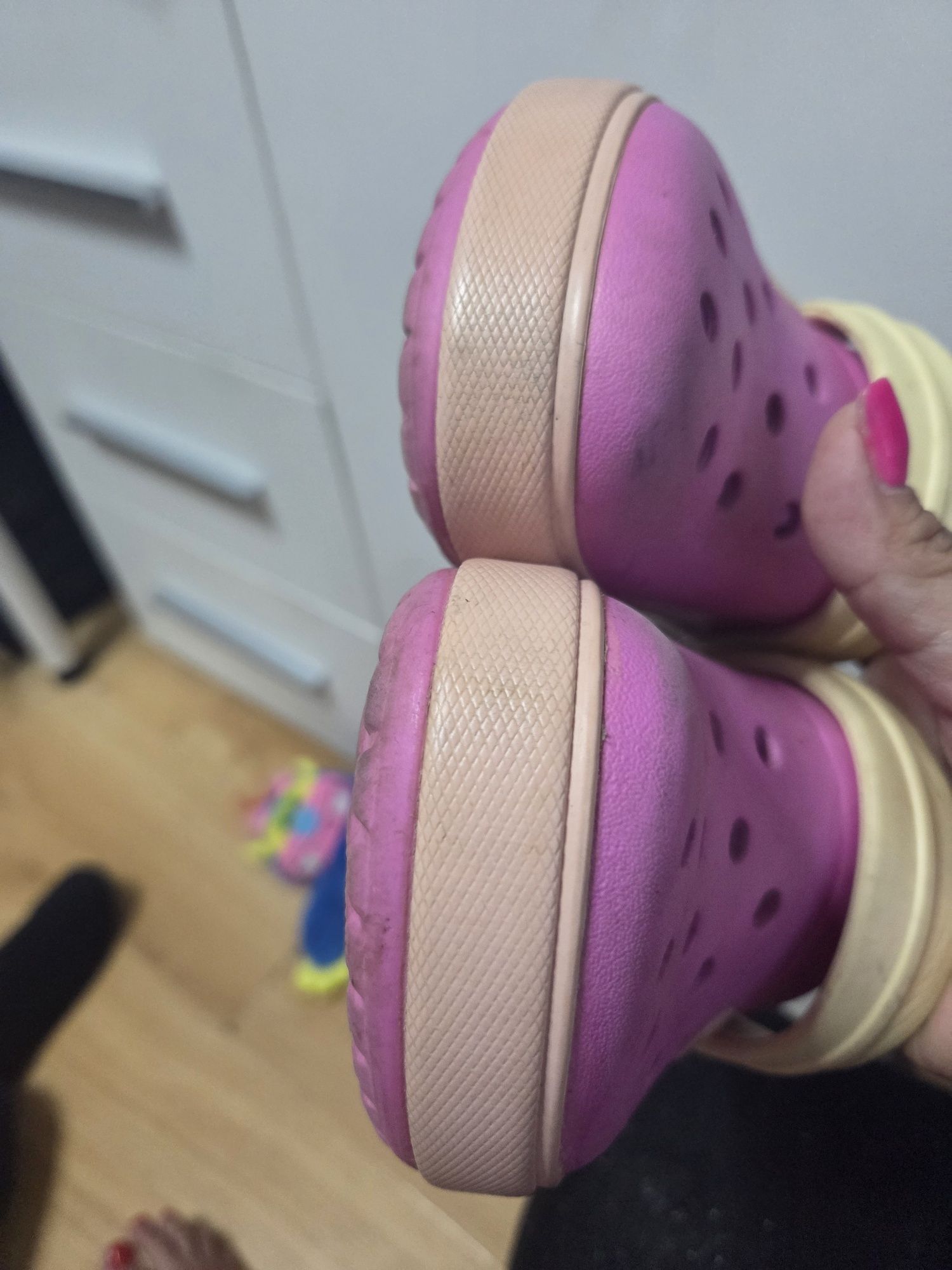 Klapki Crocs J1 bdb różowe