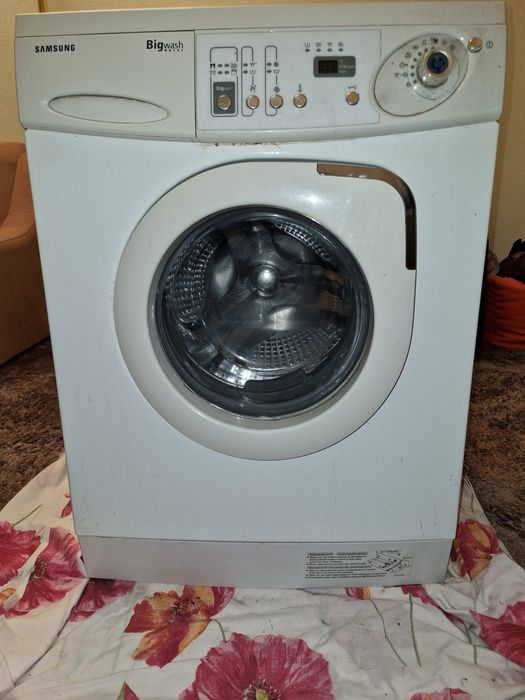 Пральна машина Samsung.