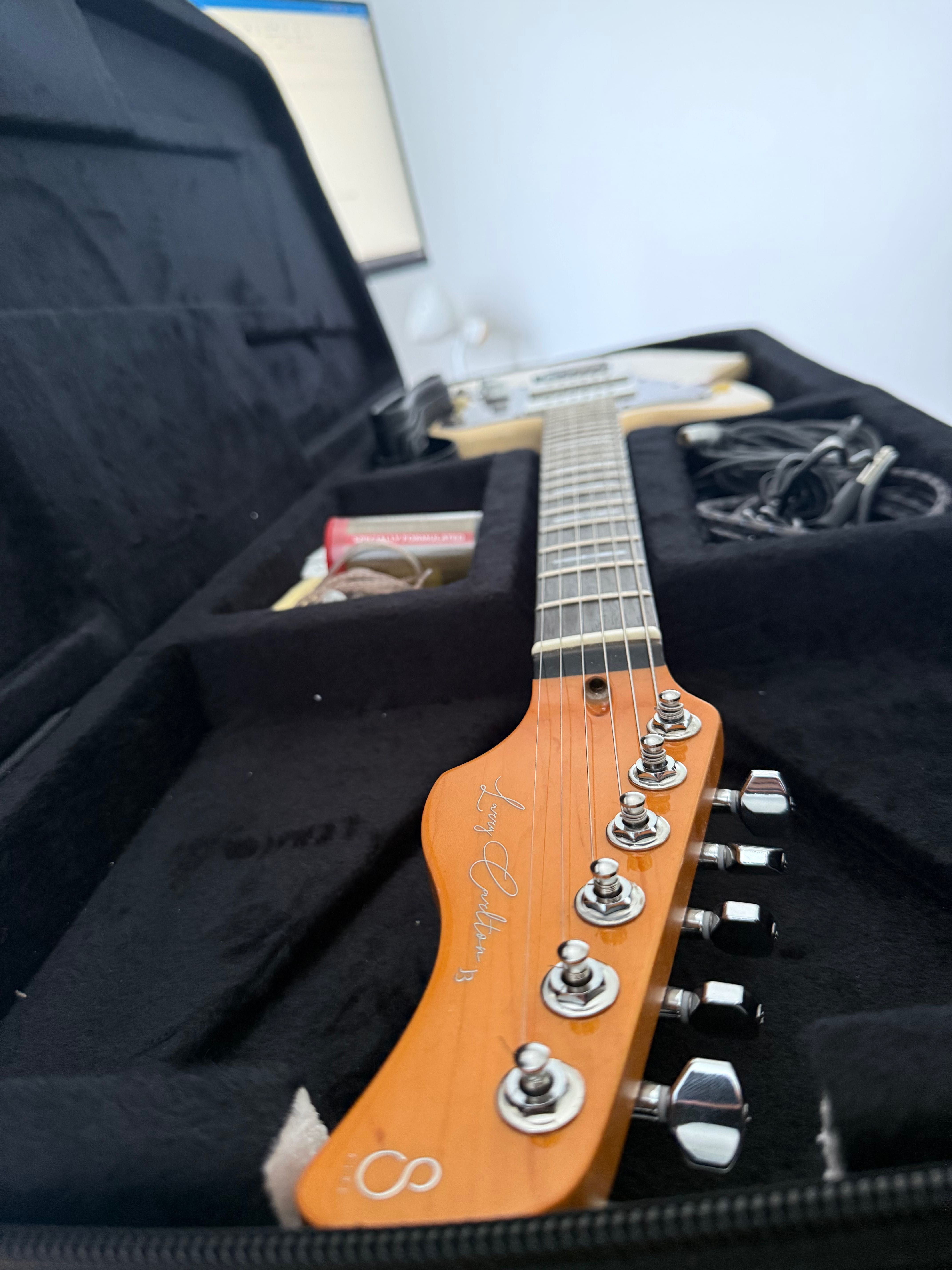 Sire Larry Carlton J3 / ( Jazzmaster a’la Squier / Fender) + HARD CASE
