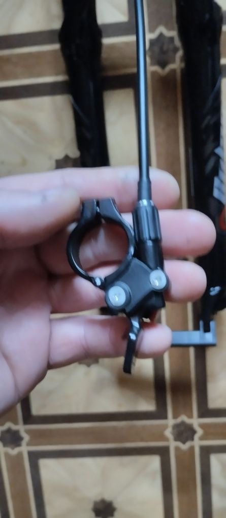Продам переднию вилку на 29" колесо