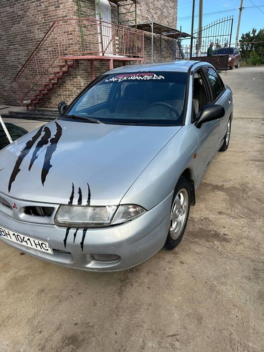 Продам Митсубиси харизма
