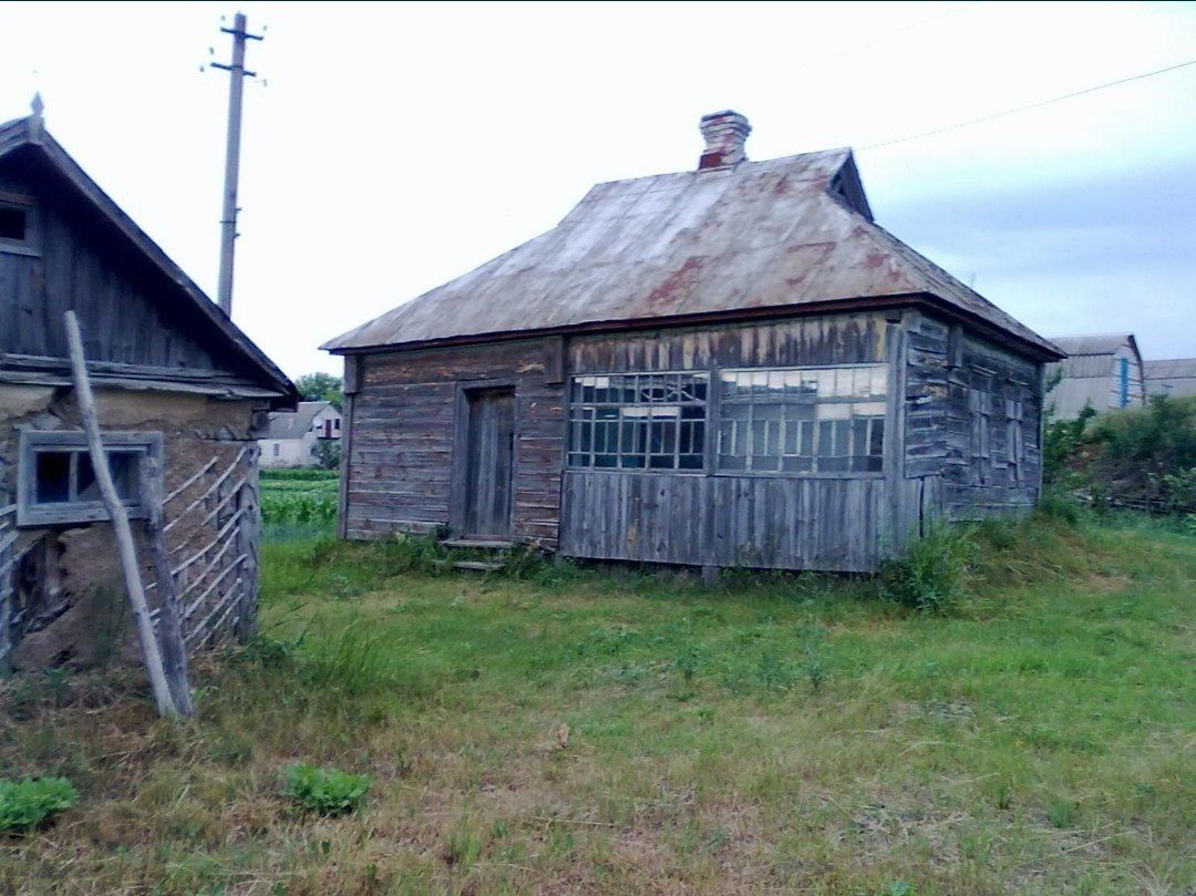 Продам земельну ділянку з старим будинком