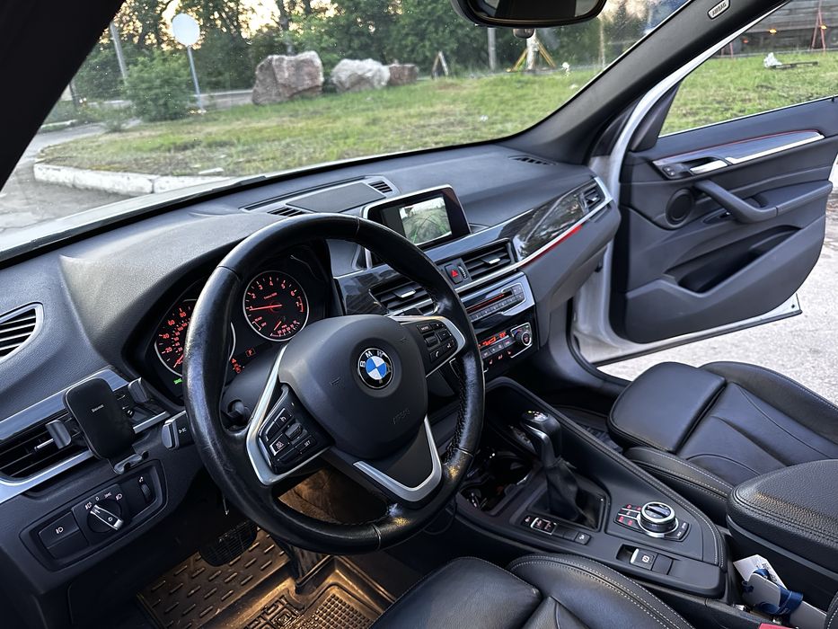 BMW X1 F48 28i 2,0 AT 245 к.с. AWD