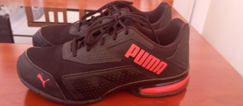 Tennis Puma preto e vermelho