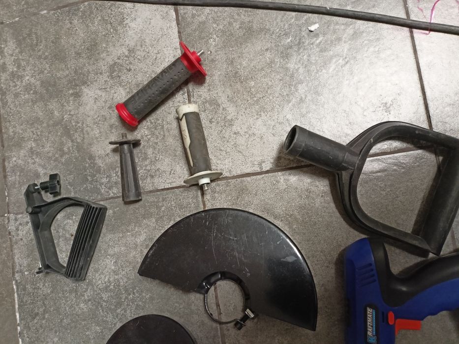 Wyprzedaż akcesoria budowlane narzędzia budowlane wkrętarki uchwyty