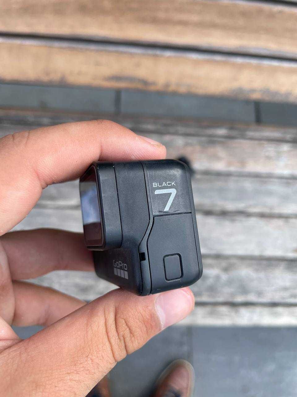 Екшн камера GoPro HERO7 Black з комплектом