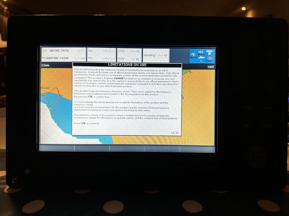 Raymarine C90w Chartplotter