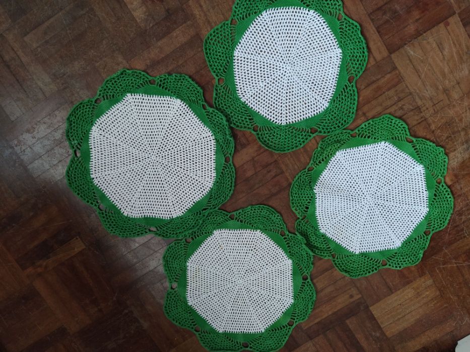 Naperons em renda de crochet redondos (4)