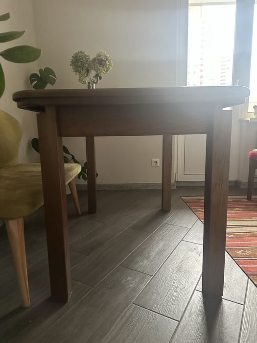 Великий дубовий розкладний стіл