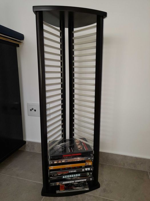 Coluna para organização de DVD
