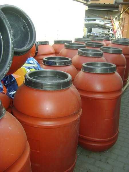 sprzedam beczki plastikowe na pomosty 200-litrow -kolor-niebieski-90zl
