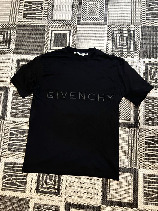 Футболка Givenchy