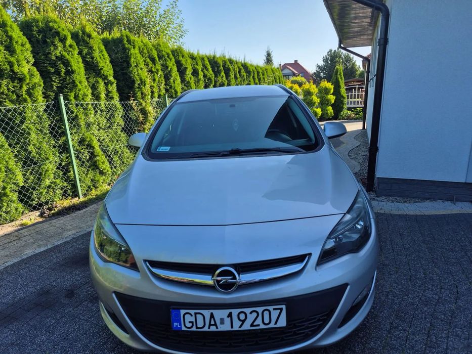 Opel Astra opel astra J 1.7 CDTI SPORTIS TOURER rocznik 2014
