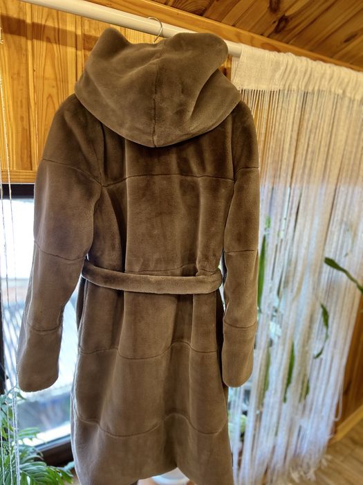 Шубка з еко хутра.