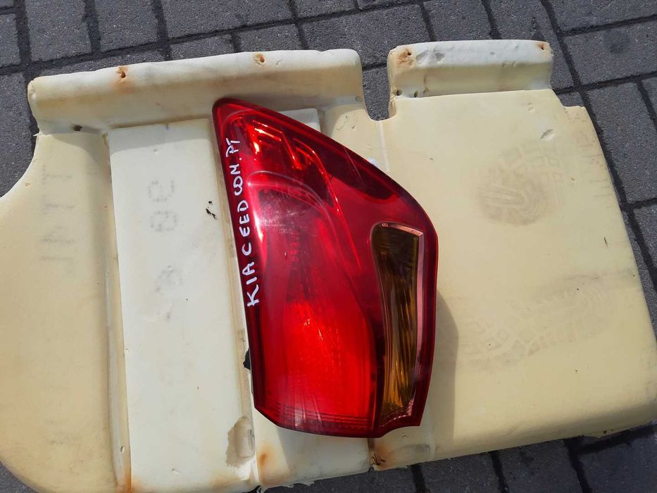 Kia Ceed II Kombi 12-15r. lampa tylna prawy tył
