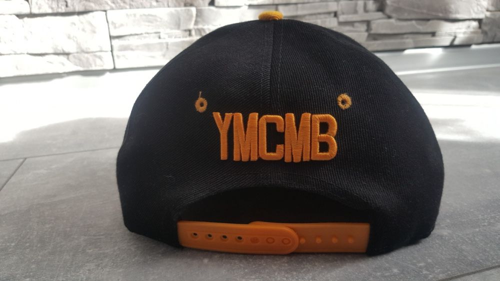 YMCMB Snapback Czapka Black Yellow