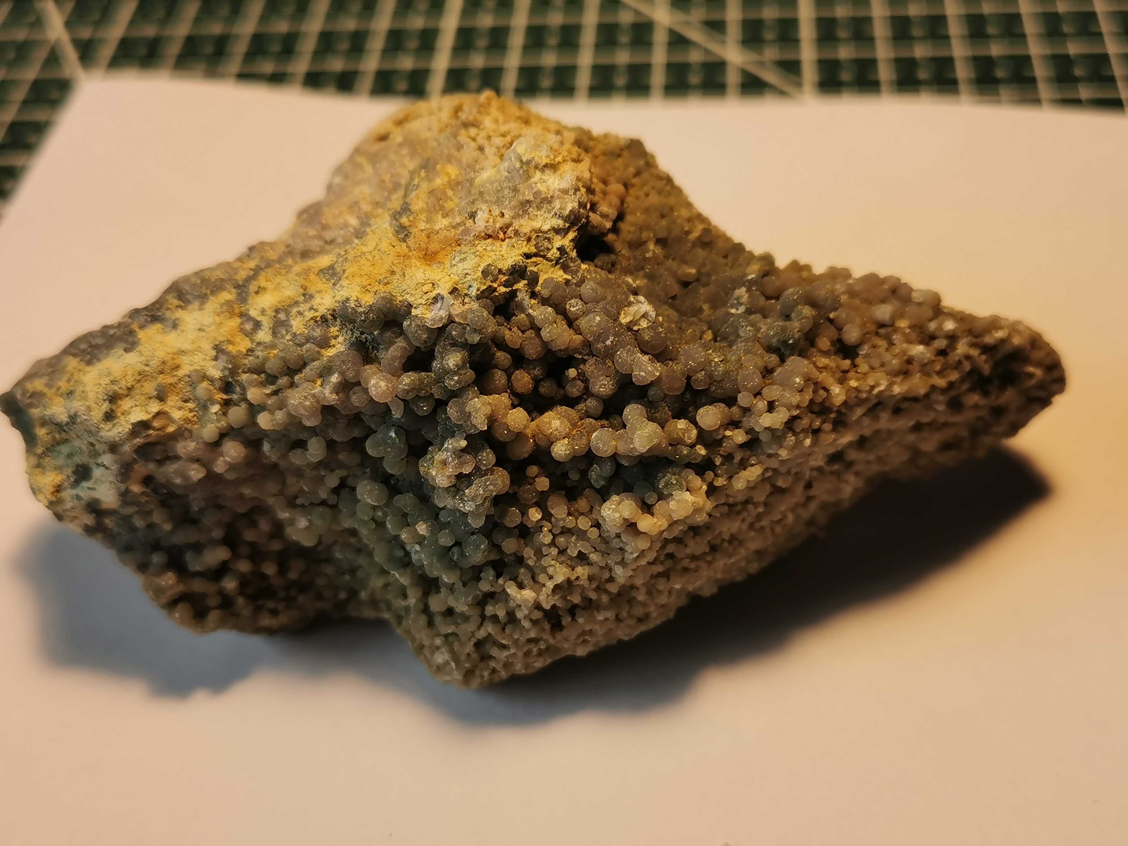 Agat, chalcedon winogronowy