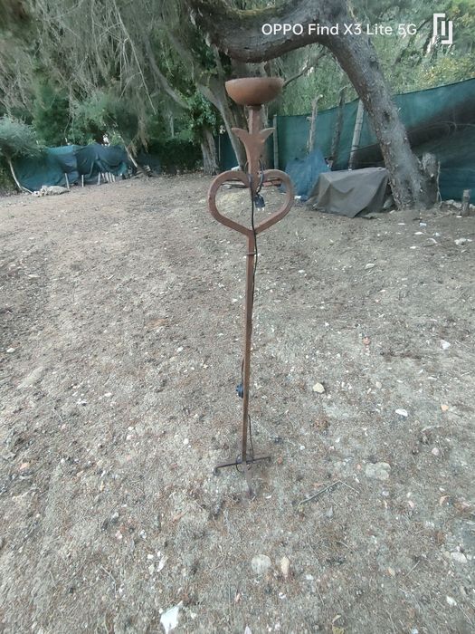 Candeeiro de pé antigo