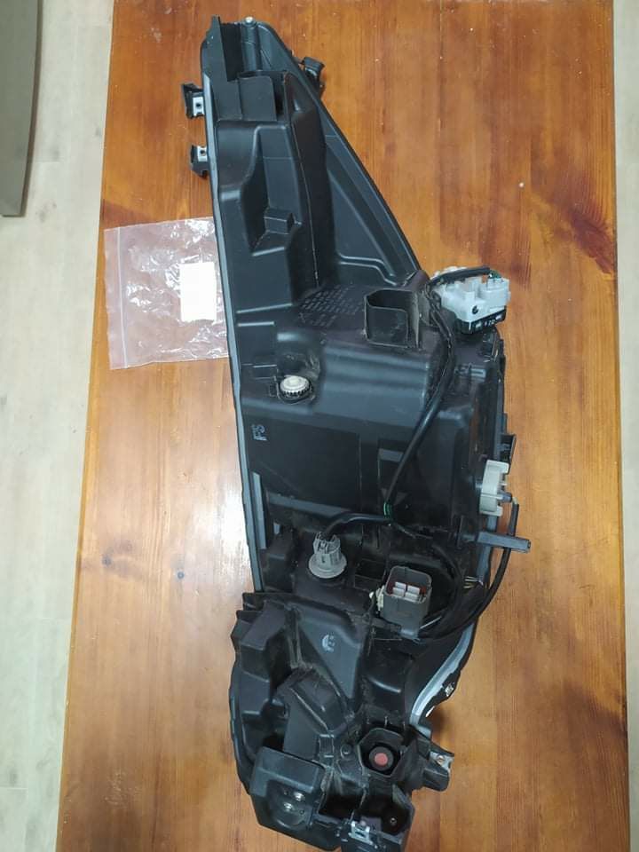 Субару Аутбек Subaru Outback LED Фара права 84002АL180