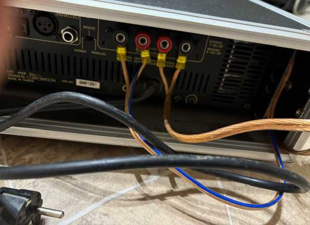 Wzmacniacz mocy Yamaha P3200 w futerale Rockcase