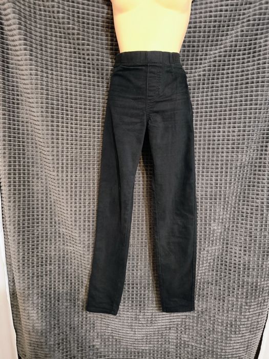 Klasyczne czarne spodnie