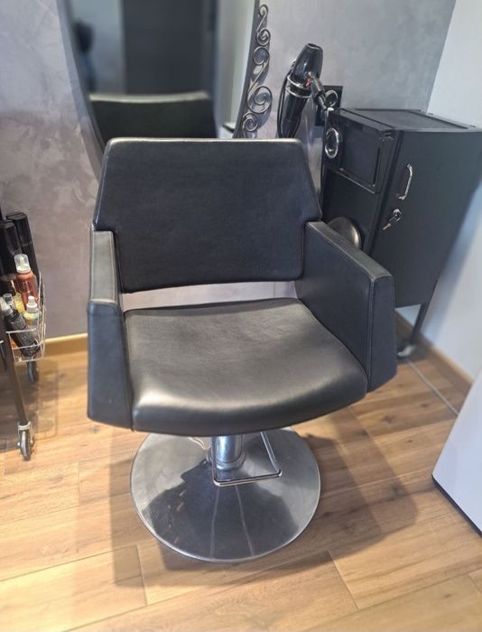 Fotel fryzjerski