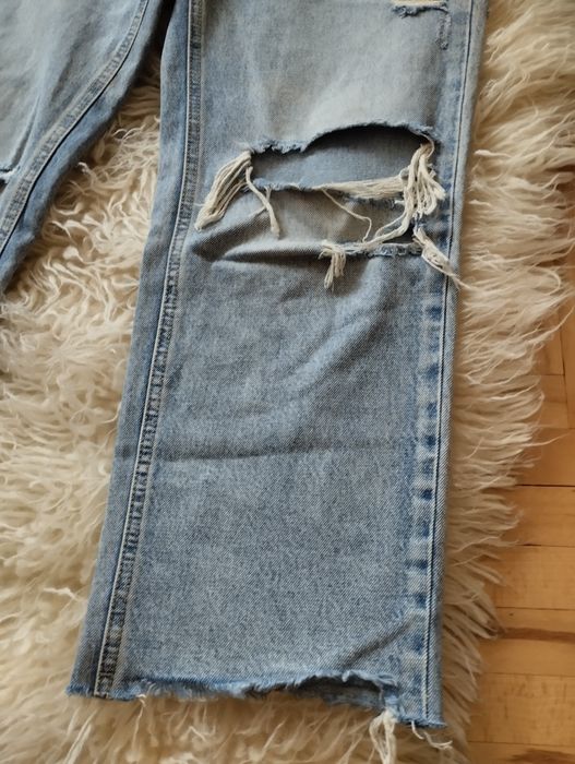 Dżinsowe spodnie dżinsy Stradivarius mom jeans biodrówki boyfriend