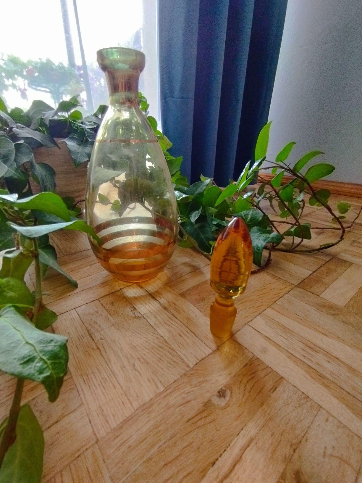 Szklana karafka.