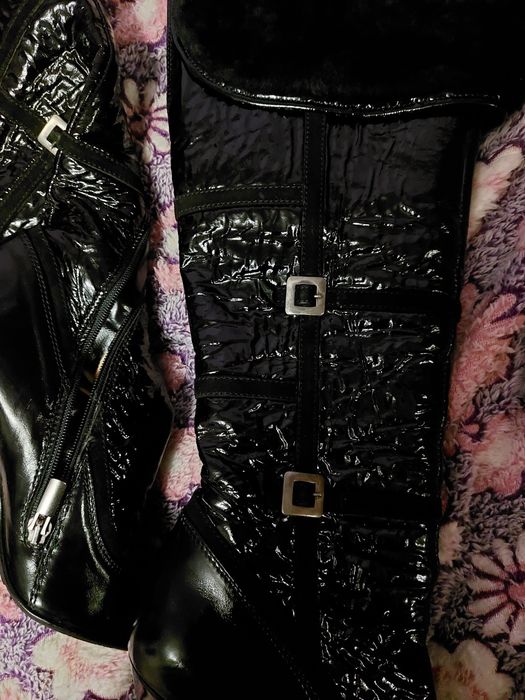 Шкіряні  лакові  чоботи.