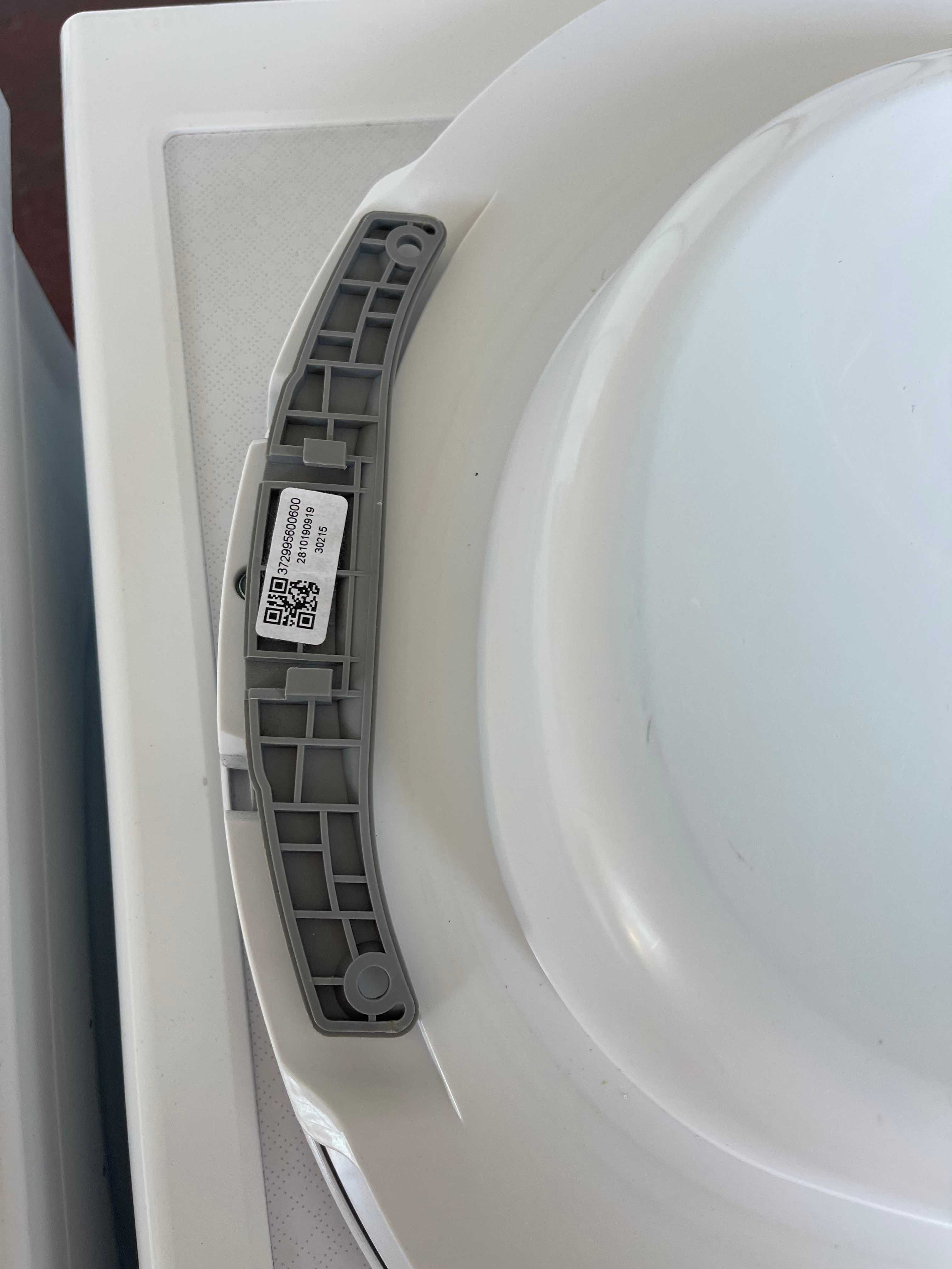 Drzwi do suszarki Beko DPS 7405 W3