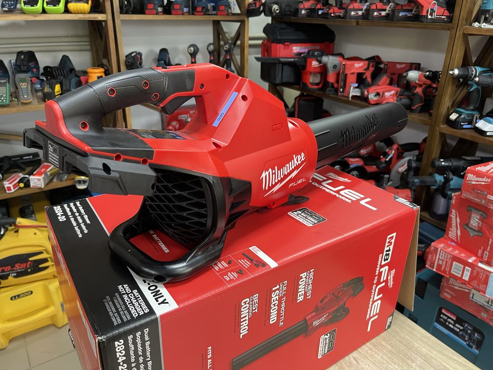 Milwaukee M18 2824-20 / повітродувка, бловер Мілвокі