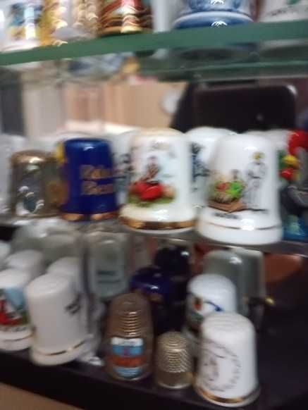 DEDAIS em PORCELANA com Expositor