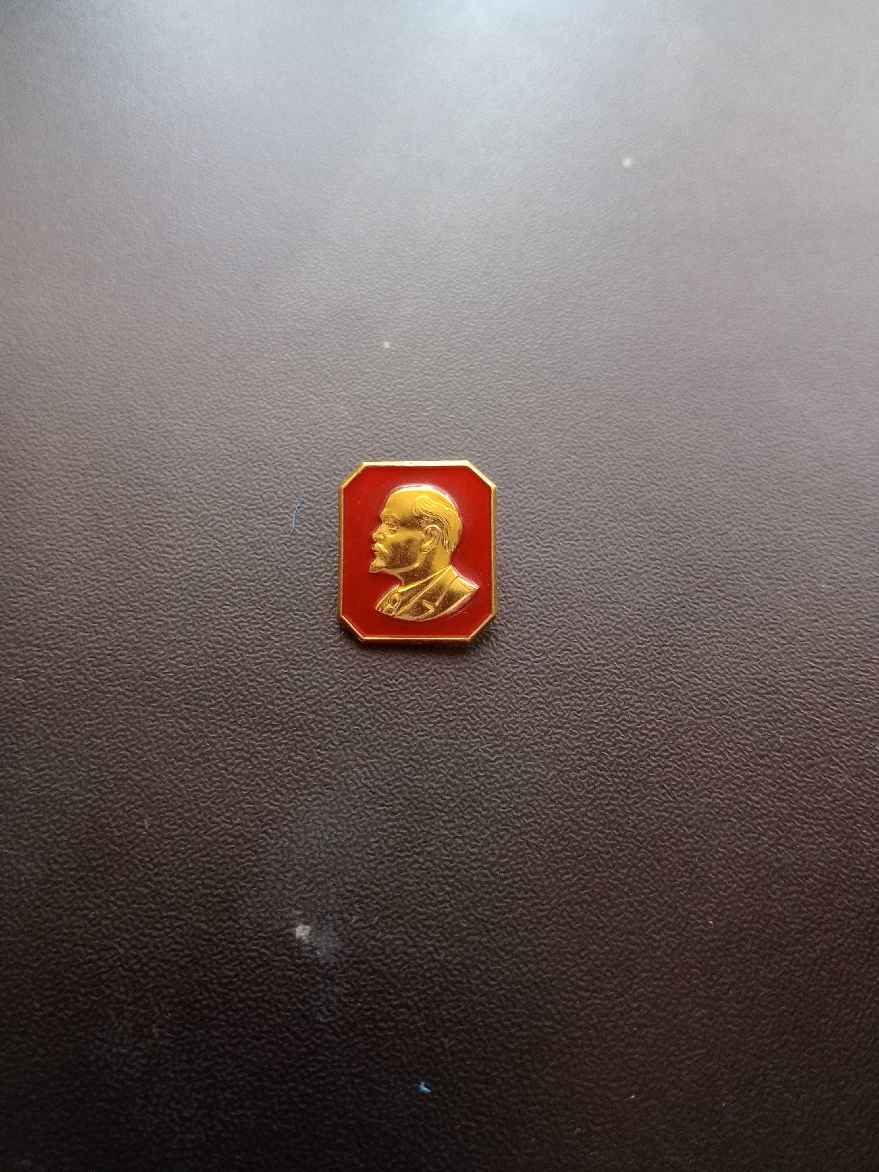 Przypinka z PRL Lenin